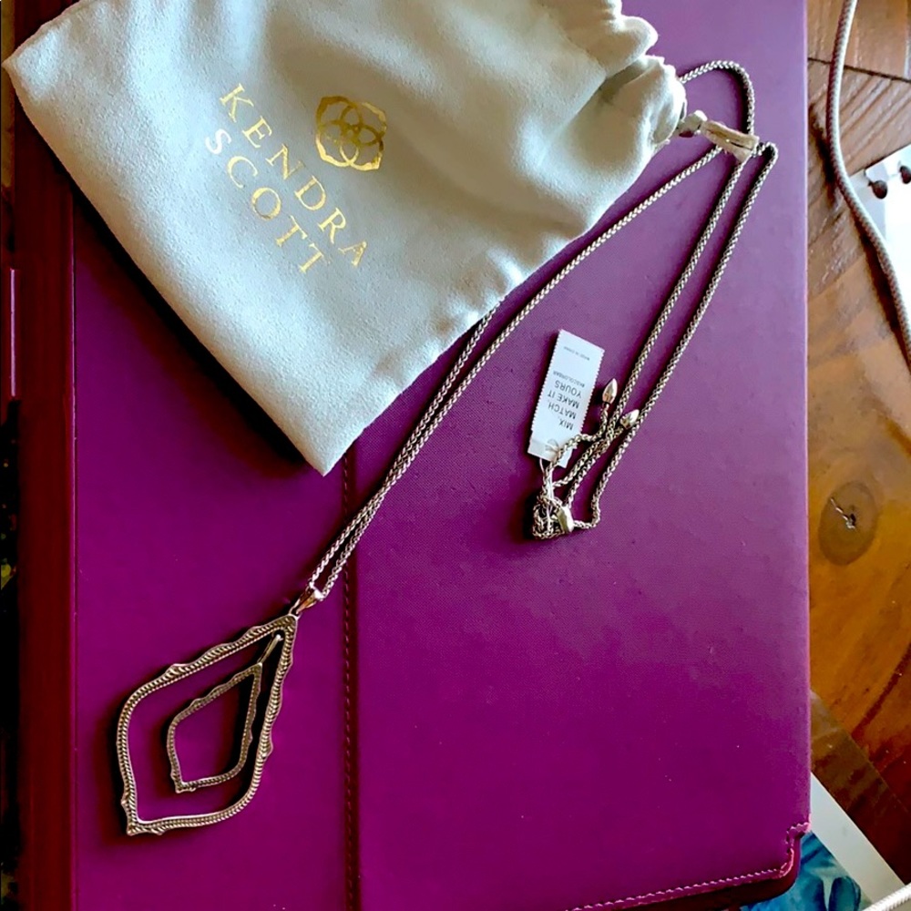 Kendra Scott necklace silver